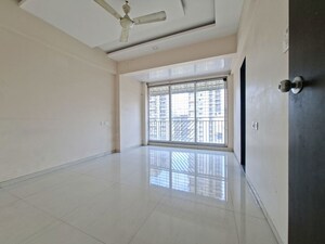 Room in 3 BHK Apartment at Oval Apartments, Kharghar – for Rent
