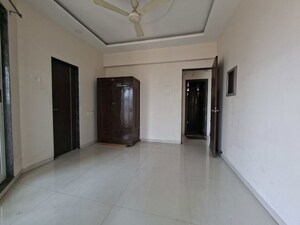 Room in 3 BHK Apartment at Oval Apartments, Kharghar – for Rent