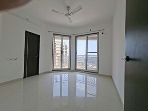 Room in 4 BHK Apartment at Oval Apartments, Kharghar – for Rent