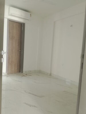 Room in 3.5 BHK Builder Floor at M3M Soulitude, Sector 89 – for Rent