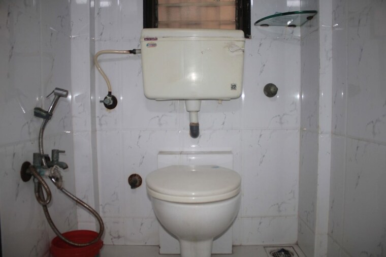 Bathroom, hari-dham-chs 1 Bedroom 650 Sq.Ft. Apartment In Andheri East Mumbai 10378848