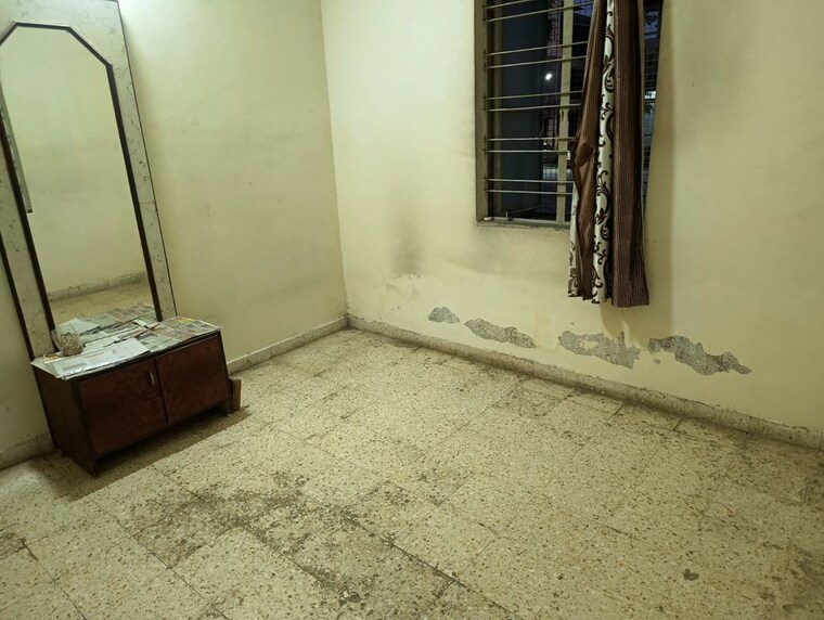 Room, satellite 2 Bedroom 650 Sq.Ft. Apartment In Satellite Ahmedabad 10378854