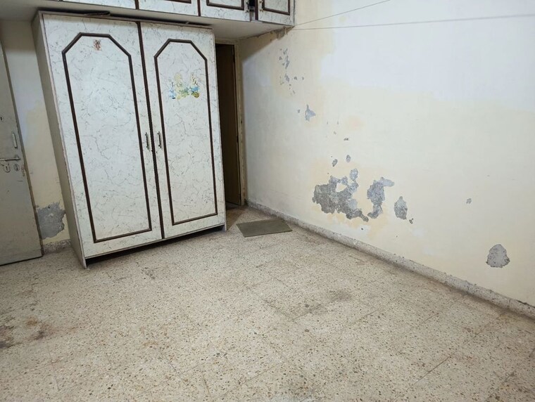 Room, satellite 2 Bedroom 650 Sq.Ft. Apartment In Satellite Ahmedabad 10378854