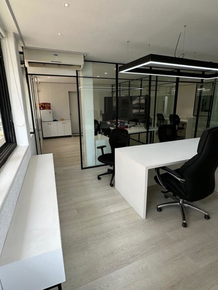 Gym, poonam-chambers-worli Commercial Office Space 1100 Sq.Ft. In Worli Mumbai 10378860