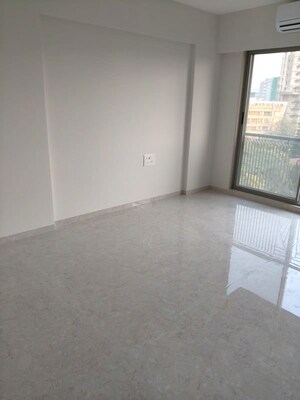 Room in 3 BHK Apartment at Arunis 19 Degree North, Santacruz West – for Sale