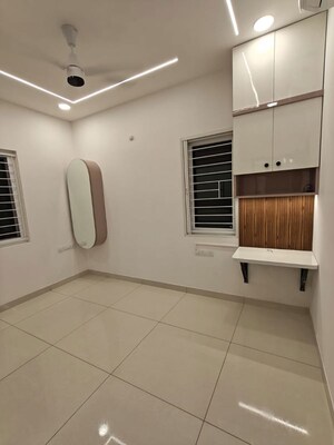 Room in 2 BHK Apartment at Aparna Zenon, Puppalaguda – for Rent