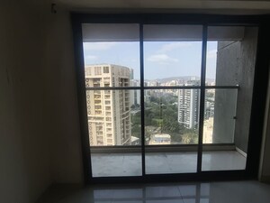 Room in 2 BHK Apartment at Lotus Sky Garden, Malad West – for Rent