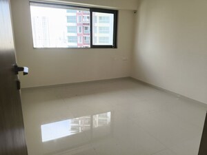 Room in 2 BHK Apartment at Lotus Sky Garden, Malad West – for Rent