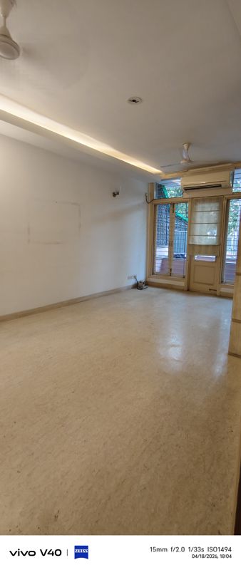3 BHK + Servant Room Apartment For Rent in Defence Colony