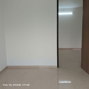 Room in 2 BHK Apartment at Dosti Greenscape, Hadapsar – for Sale