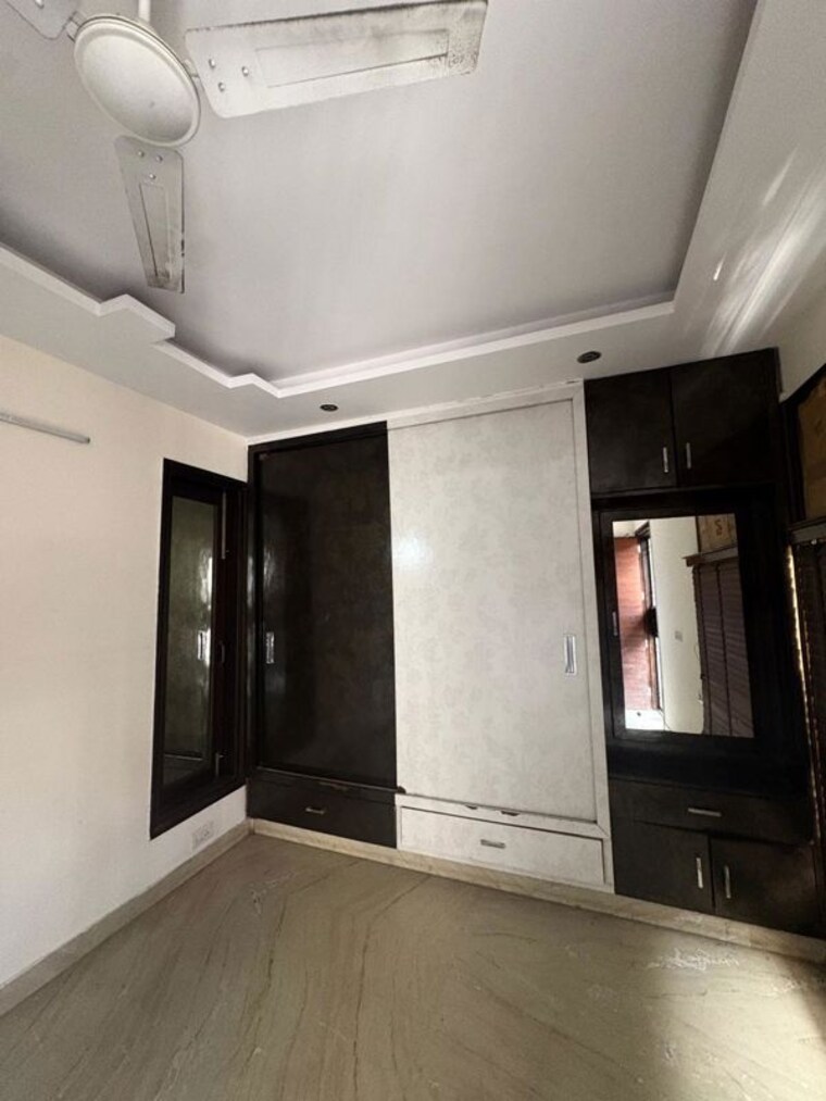 Room, rajouri garden 3 Bedroom 160 Sq.Yd. Builder Floor In Rajouri Garden Delhi 10378925