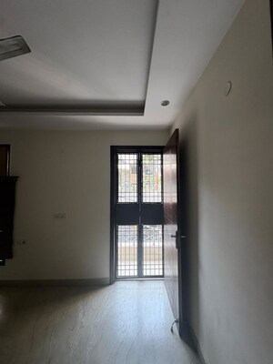 Room in 3 BHK Builder Floor at Rajouri Garden – for Rent