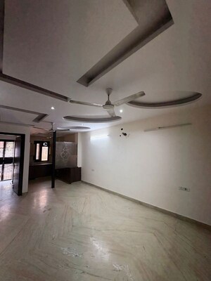 Room in 3 BHK Builder Floor at Rajouri Garden – for Rent