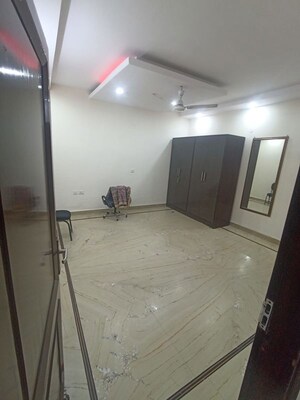 Room in 3 BHK Builder Floor at Rajouri Garden – for Rent