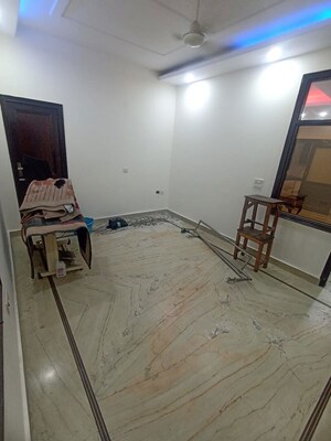 Team Area in 3 BHK Builder Floor at Rajouri Garden – for Rent