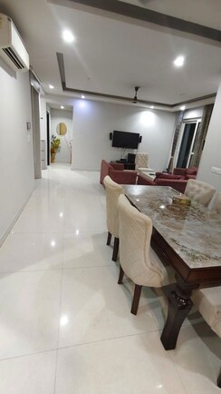 1 BHK + Pooja Room,Servant Room,Extra Room,Basement,Store Room Apartment For Rent in Raunak 108