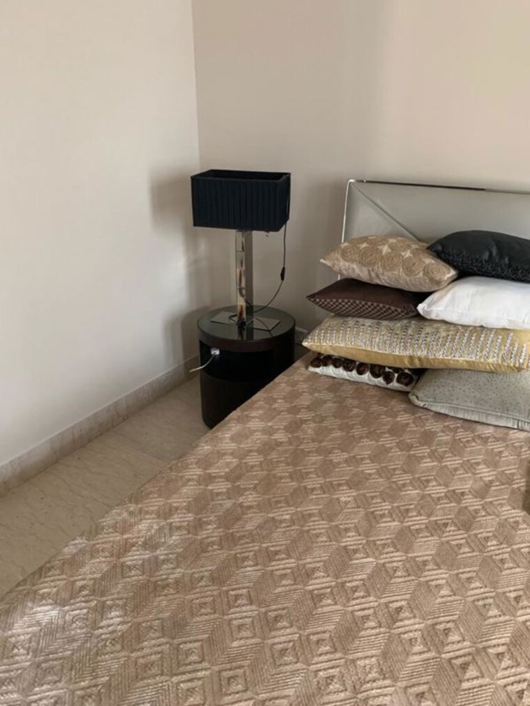 Living Room, west end colony 4 Bedroom 500 Sq.Yd. Builder Floor In West End Colony Delhi 10378936