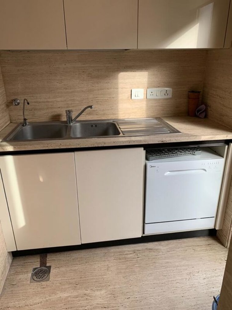 Kitchen, west end colony 4 Bedroom 500 Sq.Yd. Builder Floor In West End Colony Delhi 10378936