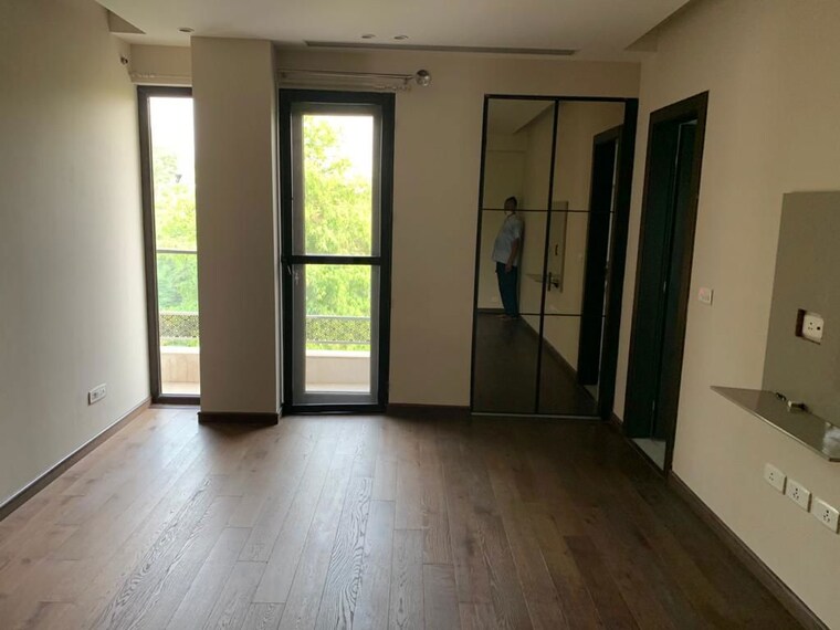 Room, west end colony 4 Bedroom 500 Sq.Yd. Builder Floor In West End Colony Delhi 10378936