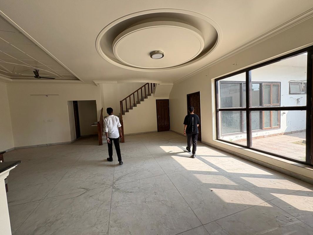 Showroom For Rent in Gomti Nagar