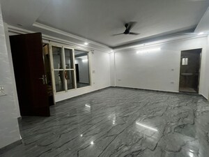 Room in 2 BHK Apartment at Saket – for Rent