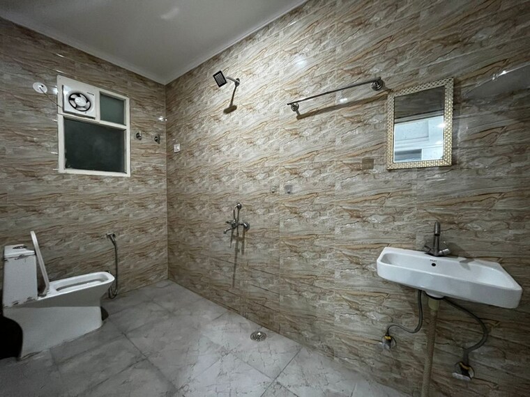 Bathroom, saket 2 Bedroom 1200 Sq.Ft. Apartment In Saket Delhi 10378955