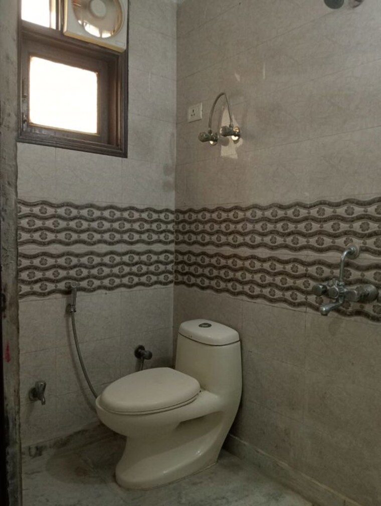 Bathroom, saket 1 Bedroom 550 Sq.Ft. Apartment In Saket Delhi 10378962