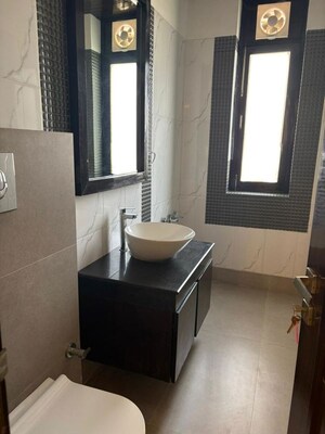 Living Room in 4 BHK Builder Floor at Dlf Phase ii – for Rent