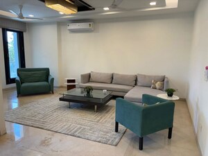Team Area in 4 BHK Builder Floor at Dlf Phase ii – for Rent