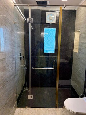 Bathroom in 4 BHK Builder Floor at Dlf Phase ii – for Rent