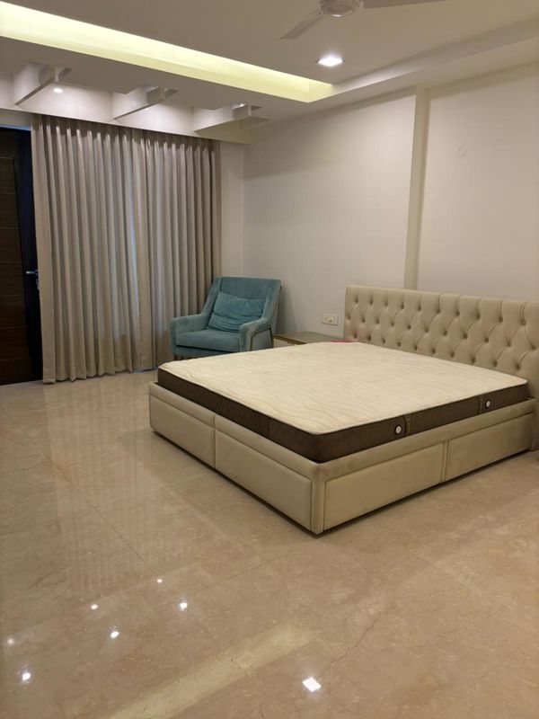 4 BHK + Servant Room Builder Floor For Rent in DLF Phase II