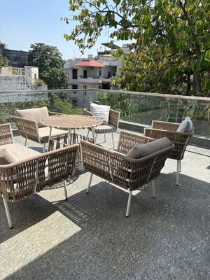 Balcony in 4 BHK Builder Floor at Dlf Phase ii – for Rent