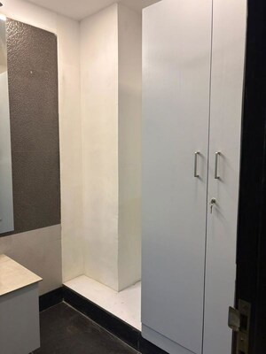 Bathroom in 4 BHK Builder Floor at Dlf Phase ii – for Rent