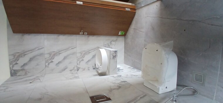 Bathroom, mahavir-arham-aum 2 Bedroom 840 Sq.Ft. Apartment In Matunga Mumbai 10378969