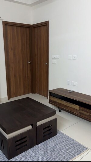 Room in 2 BHK Apartment at Prestige Finsbury Park Hyde, Bagaluru – for Rent