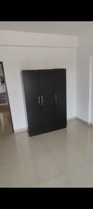 Room in 2 BHK Apartment at Ozone Urbana, Devanahalli – for Rent