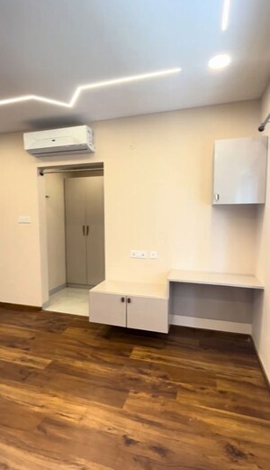 Room in 3 BHK Apartment at Poulomi Avante, Kokapet – for Rent