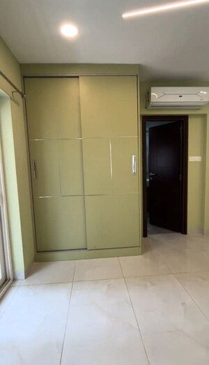 Room in 3 BHK Apartment at Poulomi Avante, Kokapet – for Rent
