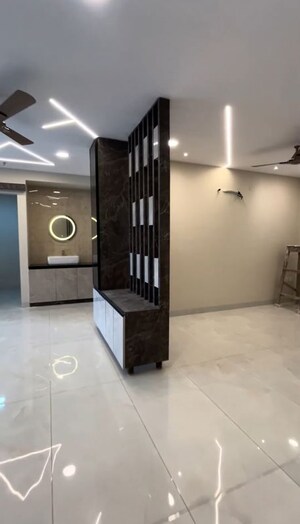 Room in 3 BHK Apartment at Poulomi Avante, Kokapet – for Rent