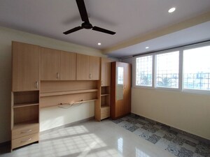Room in 2 BHK Apartment at Hsr Layout – for Rent