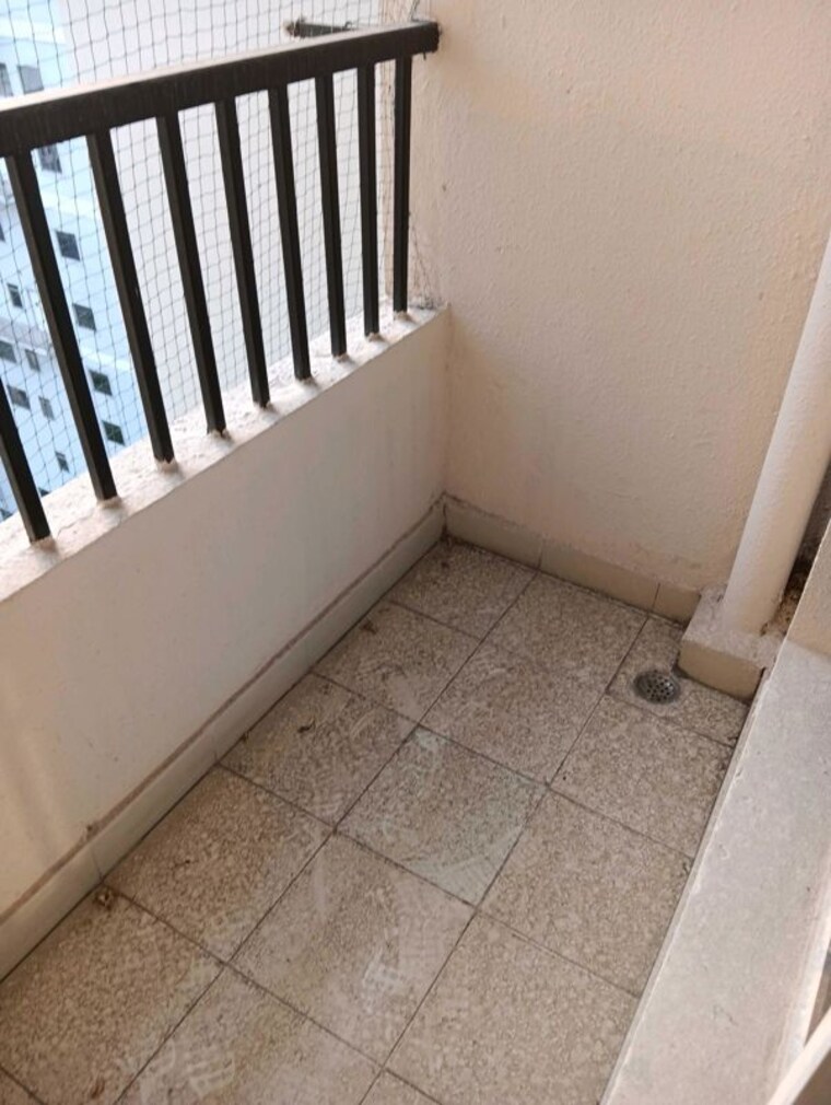 Balcony, gaur-city-4th-avenue 2.5 Bedroom 1175 Sq.Ft. Apartment In Sector 4 Greater Noida Greater Noida 10379005