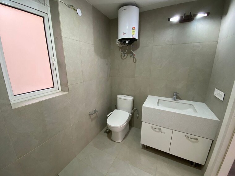 Bathroom, ireo-the-corridors 3 Bedroom 1727 Sq.Ft. Apartment In Sector 67a Gurgaon 10379049