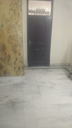 Room in 2 BHK Builder Floor at Shakti Khand – for Rent