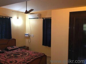 Bedroom in 1 RK Independent House at Old Dlf – for Rent