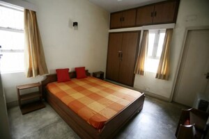 Bedroom in 1 RK Independent House at Old Dlf – for Rent