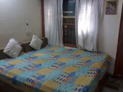 1 Rk+ Pooja Room,Store Room Independent House For Rent in Old DLF