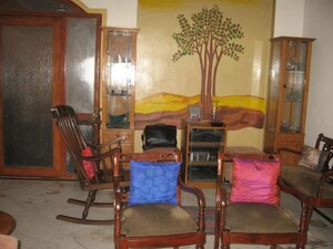 Living Room in 1 RK Independent House at Old Dlf – for Rent