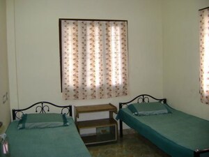 Team Area in 1 RK Independent House at Old Dlf – for Rent
