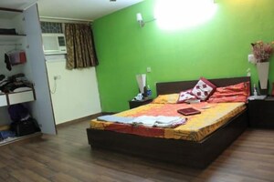 Bedroom in 1 RK Independent House at Old Dlf – for Rent
