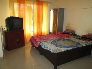 Bedroom in 1 RK Independent House at Sector 14 – for Rent